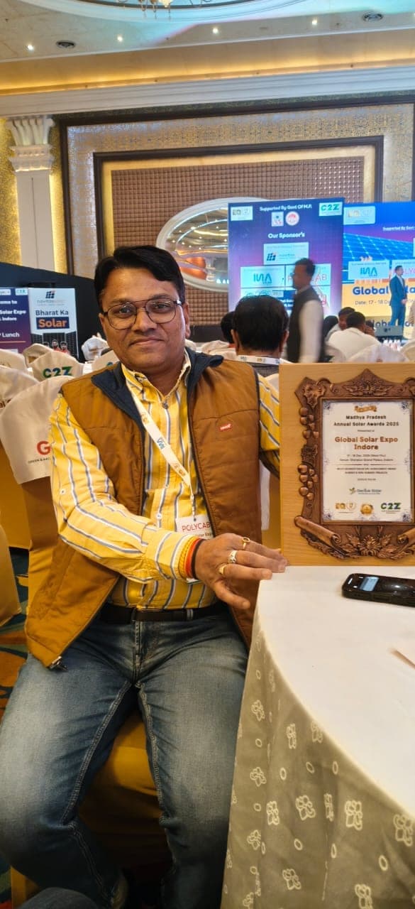 Genius Solar Services receiving recognition at the Madhya Pradesh Annual Solar Awards 2025, Global Solar Expo Indore
